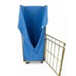 Carrello portabiancheria con copertura e sportello laterale apribile con dimensioni 685x810x1850 mm di RTP Radom.